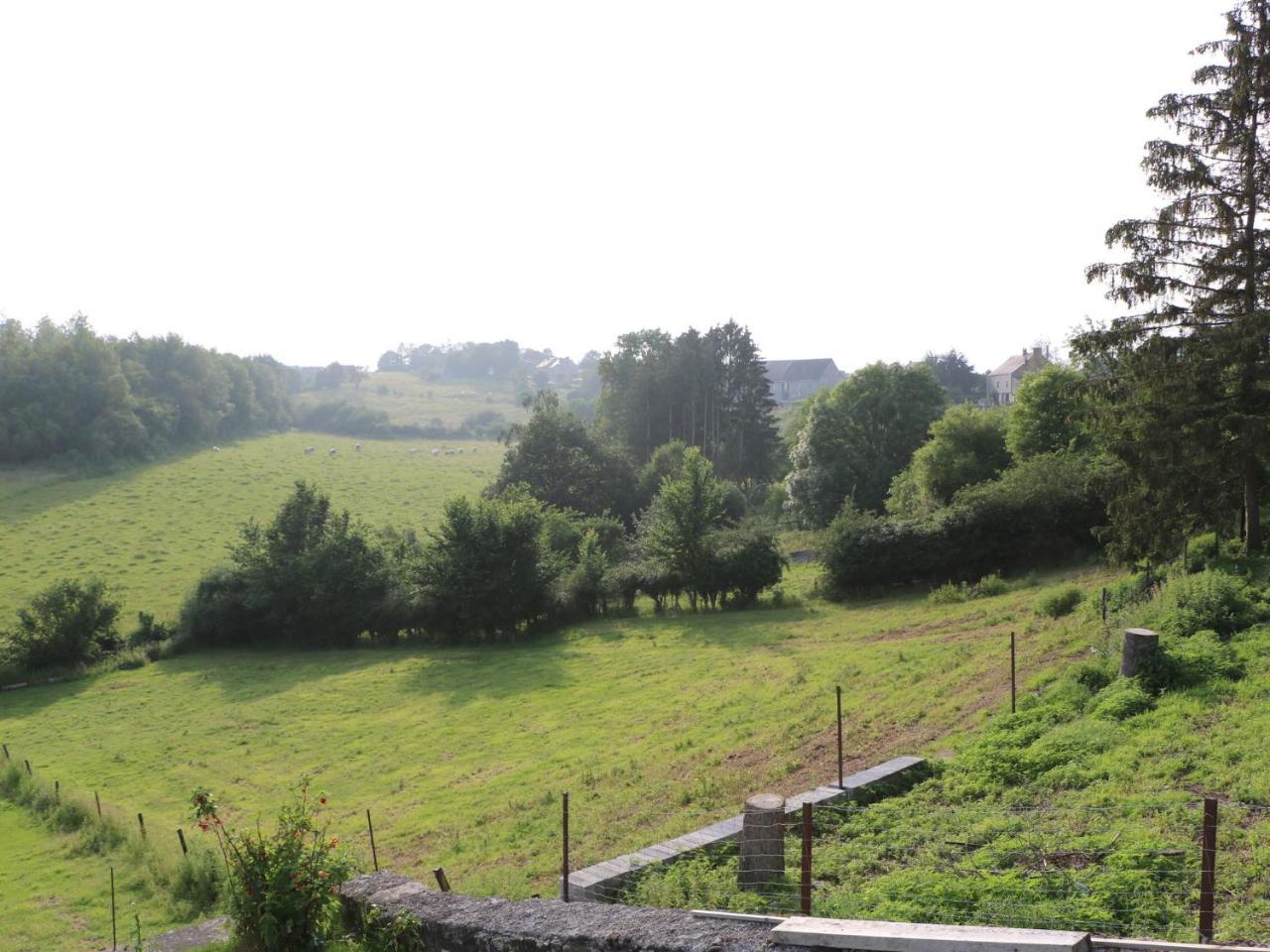 Holiday home Vintage In Couvin Near River Aublain
